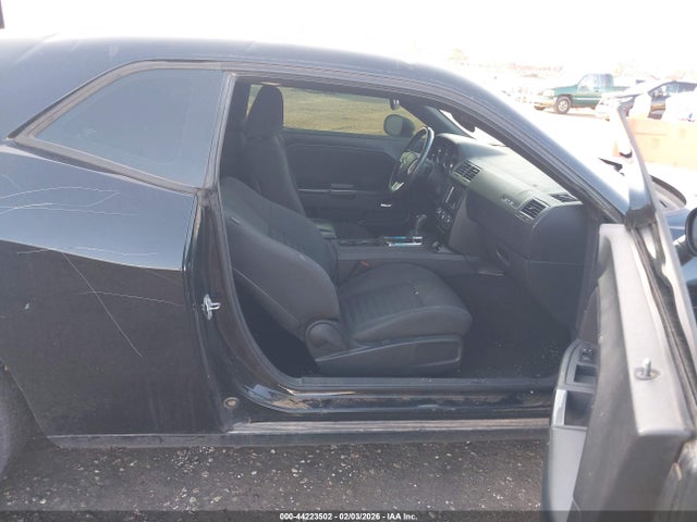 44223502 :رقم المزاد ، 2C3CDYAG5EH233956 vin ، 2014 Dodge Challenger Sxt مزاد بيع