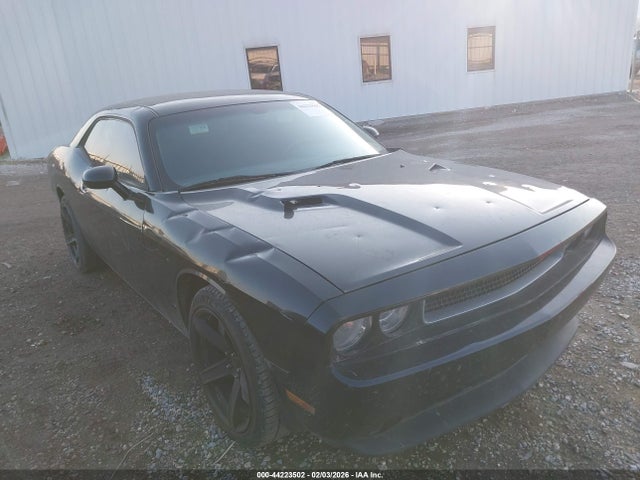 44223502 :رقم المزاد ، 2C3CDYAG5EH233956 vin ، 2014 Dodge Challenger Sxt مزاد بيع