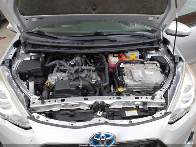 Toyota Prius C Two 2015 JTDKDTB36F1105618 Image 10