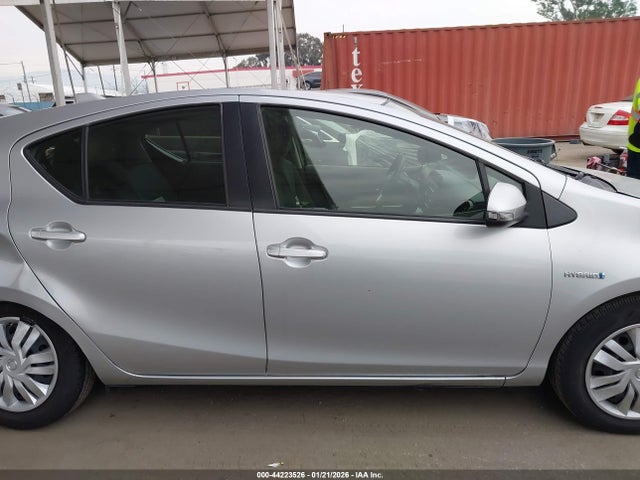 Toyota Prius C Two 2015 JTDKDTB36F1105618 Image 13