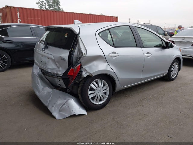 Toyota Prius C Two 2015 JTDKDTB36F1105618 Image 4