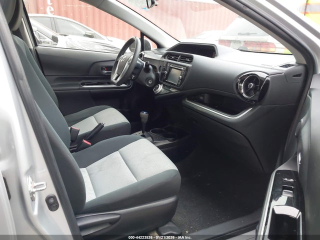Toyota Prius C Two 2015 JTDKDTB36F1105618 Image 5