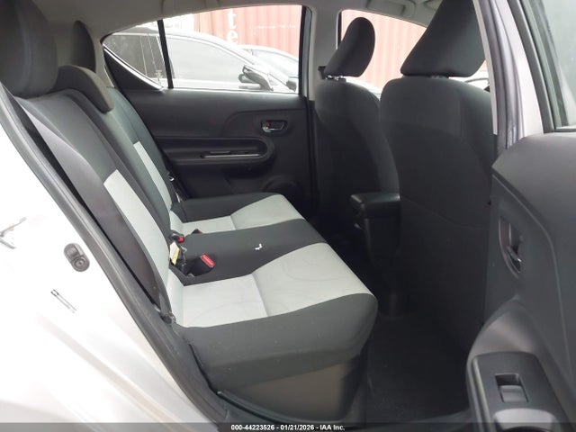 Toyota Prius C Two 2015 JTDKDTB36F1105618 Image 8