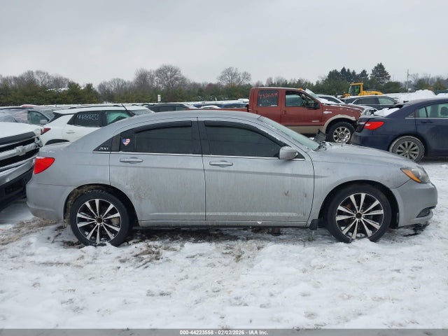 Продажа на аукционе авто 2014 Chrysler 200 Limited, vin: 1C3CCBCG1EN159603, номер лота: 44223558