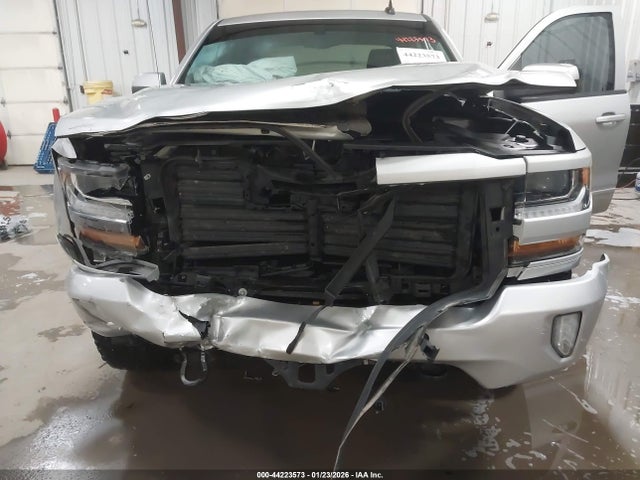 3GCUKREC8JG574183 Chevrolet Silverado 1500 2lt
