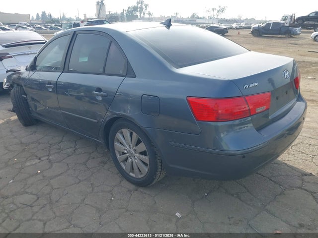 2010 HYUNDAI SONATA 5NPET4AC3AH656470 Photo 2