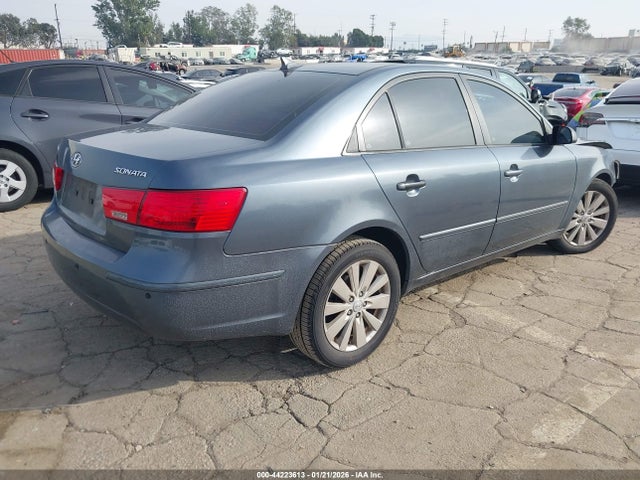 2010 HYUNDAI SONATA 5NPET4AC3AH656470 Photo 3
