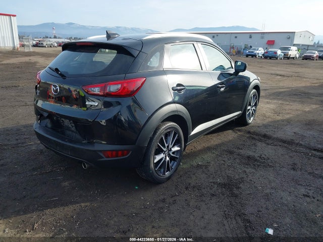2018 MAZDA CX-3 JM1DKFC7XJ0308608 Photo 3