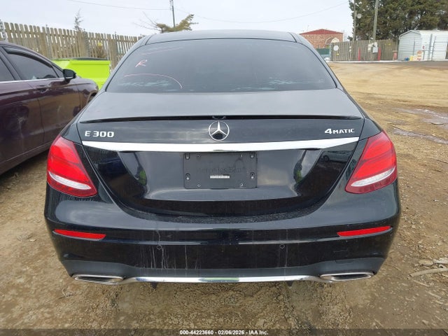 44223660 :رقم المزاد ، WDDZF4KB0KA496965 vin ، 2019 Mercedes-benz E 300 4matic مزاد بيع
