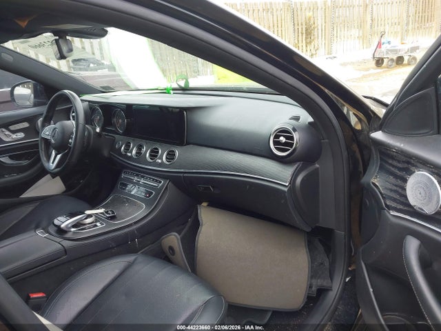 2019 MERCEDES-BENZ E 300 WDDZF4KB0KA496965 Photo 4