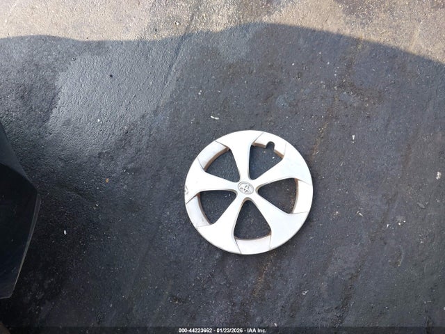 JTDKN3DU1F1874935 Toyota Prius Two