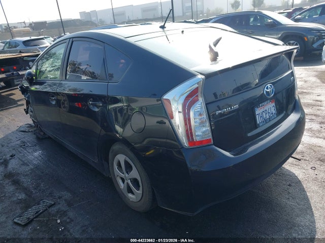 JTDKN3DU1F1874935 Toyota Prius Two