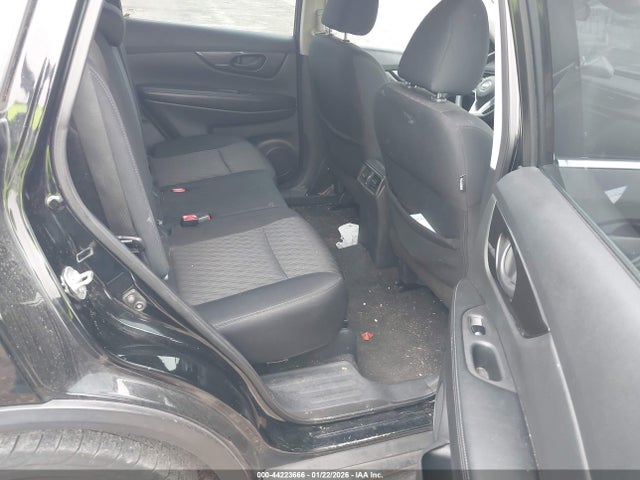 2019 NISSAN ROGUE 5N1AT2MT7KC747622 Photo 7