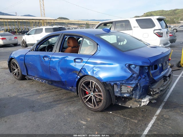 2022 BMW 3 SERIES 3MW5U7J00N8C28737 Photo 2