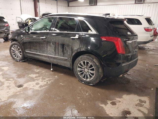 2017 CADILLAC XT5 1GYKNDRSXHZ116796 Photo 2