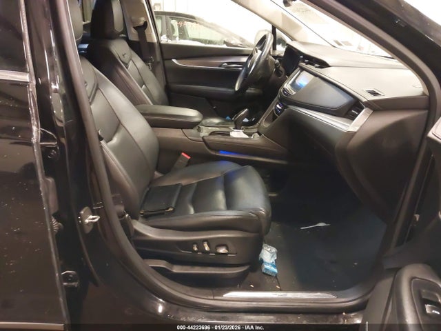 2017 CADILLAC XT5 1GYKNDRSXHZ116796 Photo 4