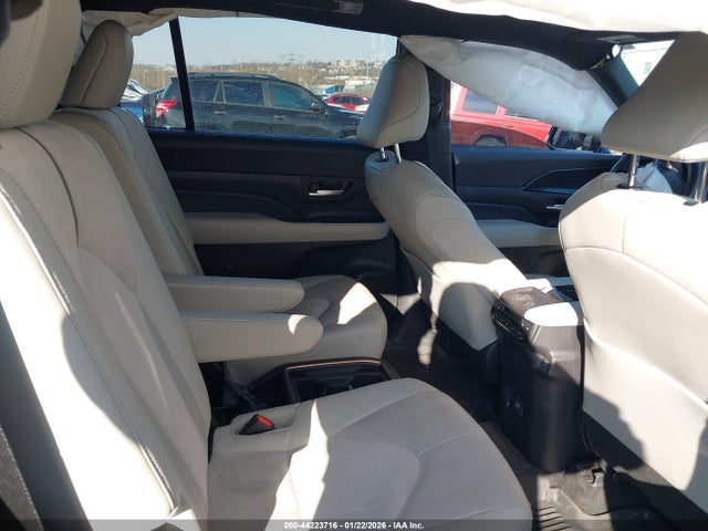 5TDADAB57SS021967 Toyota Grand Highlander Hybrid Platinum Max