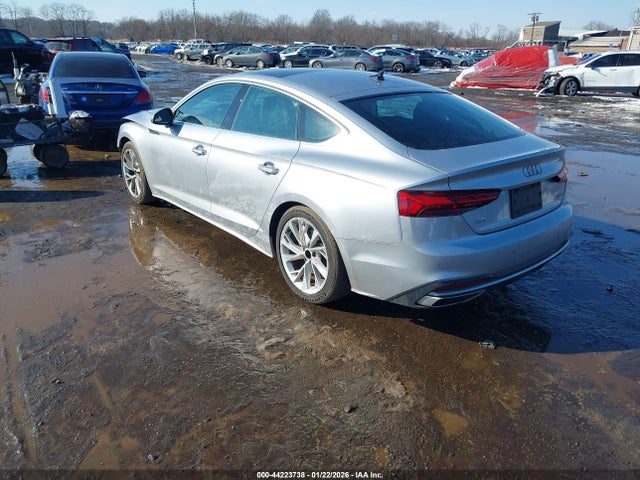 2021 AUDI A5 SPORTBACK WAUCBCF57MA041444 Photo 2