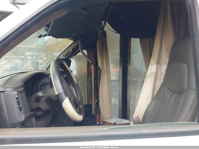 Auction sale of the 2006 Chevrolet Express Cutaway Work Van, vin: 1GBJG312961181463, lot number: 44223739