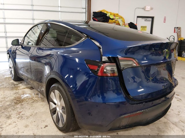 2024 TESLA MODEL Y 7SAYGDEE4RA216121 Photo 2