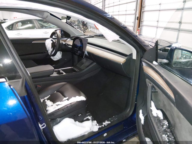 2024 TESLA MODEL Y 7SAYGDEE4RA216121 Photo 4