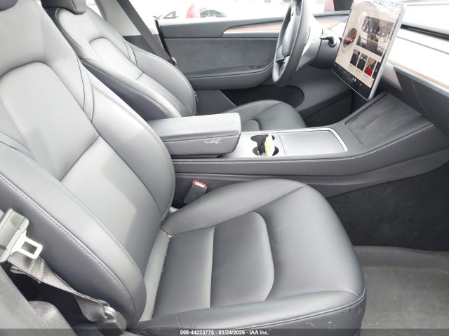 2023 TESLA MODEL Y 7SAYGDEE9PA137640 Photo 4