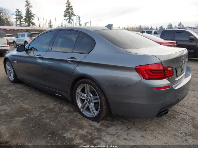 2013 BMW 550I WBAFR9C53DDX80566 Photo 2