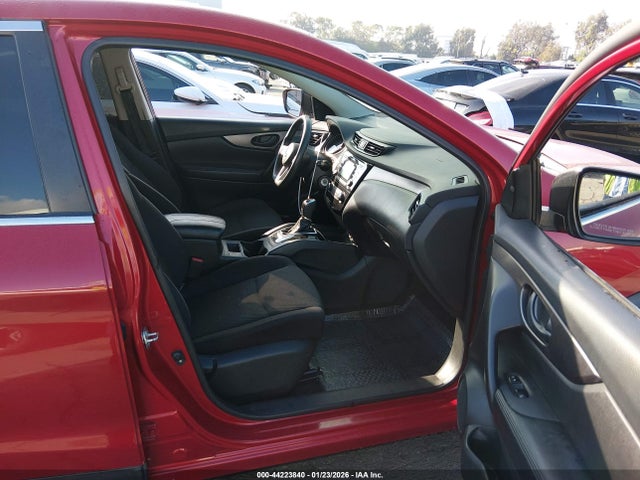 JN1BJ1CP5JW164494 Nissan Rogue Sport S