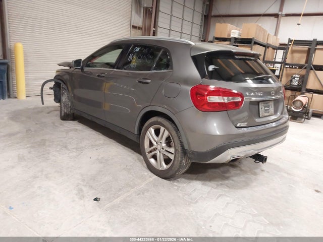 2015 MERCEDES-BENZ GLA 250 WDCTG4GB1FJ117476 Photo 2