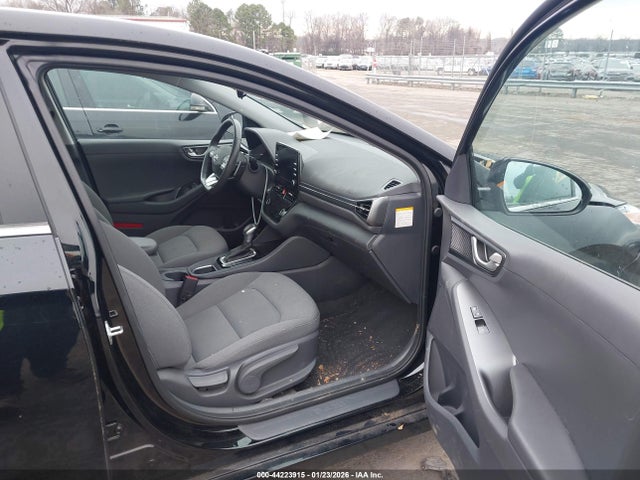 2022 HYUNDAI IONIQ HYBRID KMHC75LC6NU269076 Photo 4