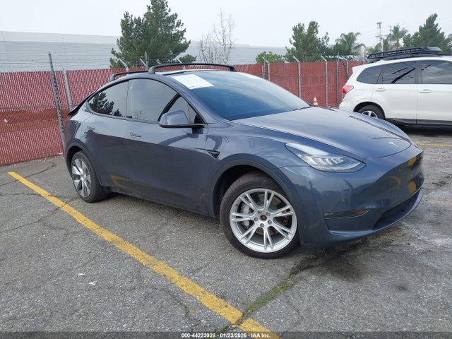 2021 TESLA MODEL Y 5YJYGDEE2MF082217 Photo 0