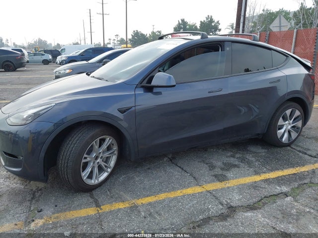 2021 TESLA MODEL Y 5YJYGDEE2MF082217 Photo 1