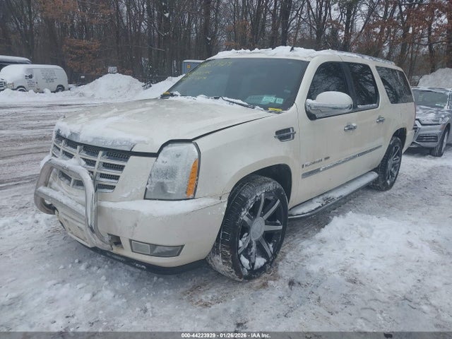2008 CADILLAC ESCALADE ESV 1GYFK668X8R206173 Photo 1