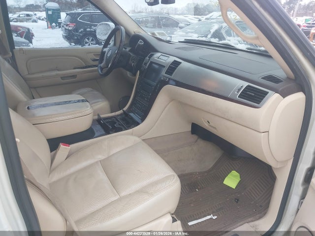 2008 CADILLAC ESCALADE ESV 1GYFK668X8R206173 Photo 4