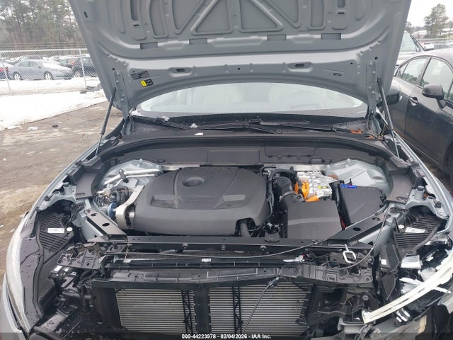 2025 VOLVO XC60 PLUG-IN HYBRID YV4H60RM7S1138667 Photo 9