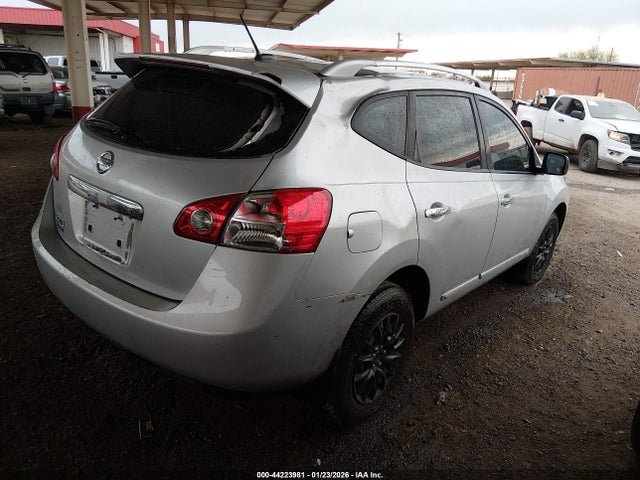 JN8AS5MT4FW162028 Nissan Rogue Select S
