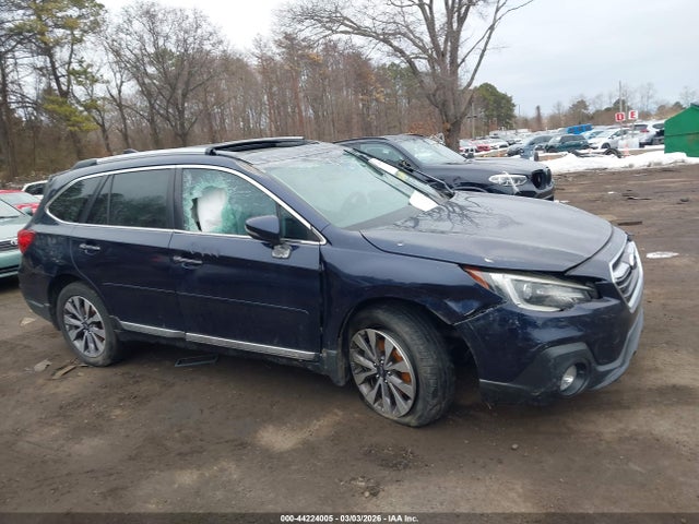 44224005 :رقم المزاد ، 4S4BSATC1J3364566 vin ، 2018 Subaru Outback 2.5i Touring مزاد بيع