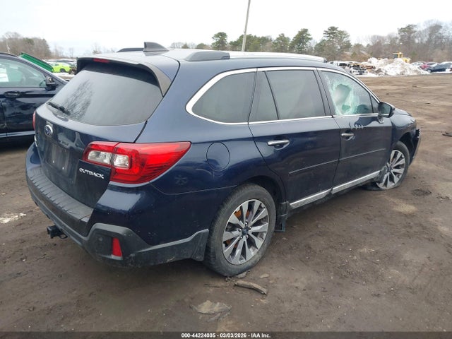44224005 :رقم المزاد ، 4S4BSATC1J3364566 vin ، 2018 Subaru Outback 2.5i Touring مزاد بيع