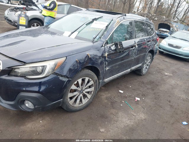44224005 :رقم المزاد ، 4S4BSATC1J3364566 vin ، 2018 Subaru Outback 2.5i Touring مزاد بيع