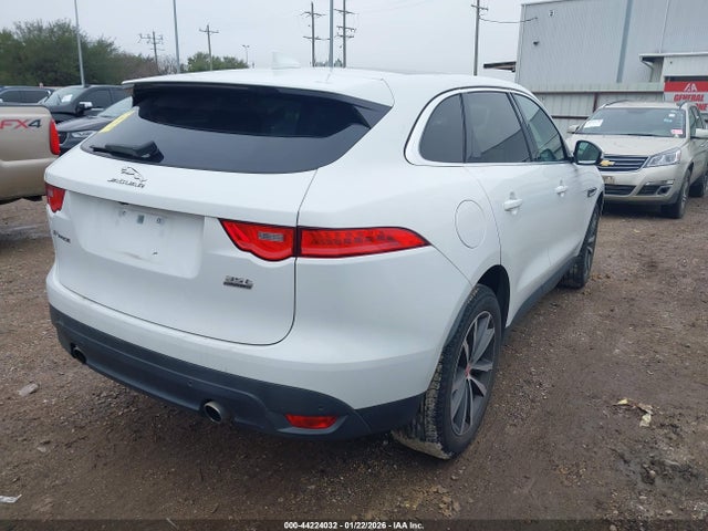 2018 JAGUAR F-PACE SADCK2EV7JA243344 Photo 3