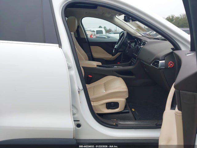 2018 JAGUAR F-PACE SADCK2EV7JA243344 Photo 4