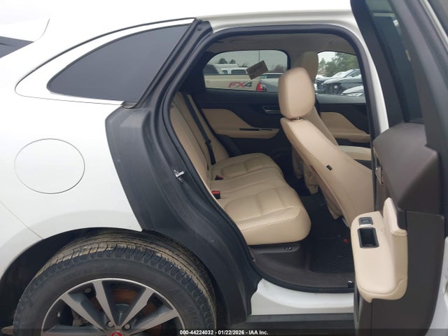 2018 JAGUAR F-PACE SADCK2EV7JA243344 Photo 7