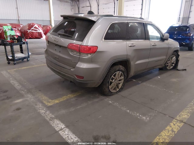 1C4RJFAG1JC268235 Jeep Grand Cherokee Laredo E 4x4