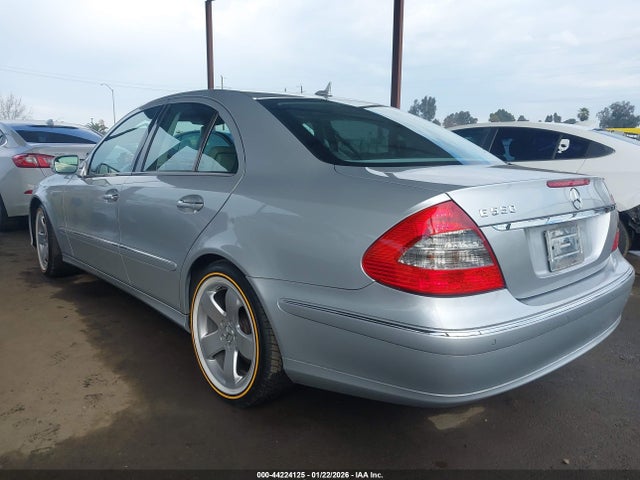 2007 MERCEDES-BENZ E 550 WDBUF72X07B065267 Photo 2