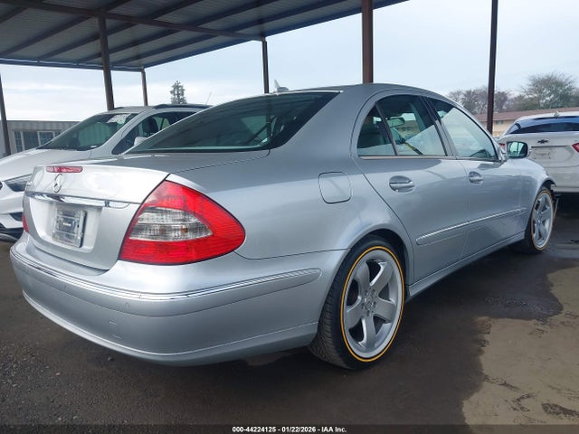 2007 MERCEDES-BENZ E 550 WDBUF72X07B065267 Photo 3