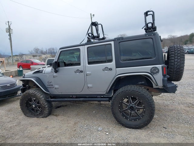 1C4BJWDG7HL512283 Jeep Wrangler Unlimited Sport 4x4