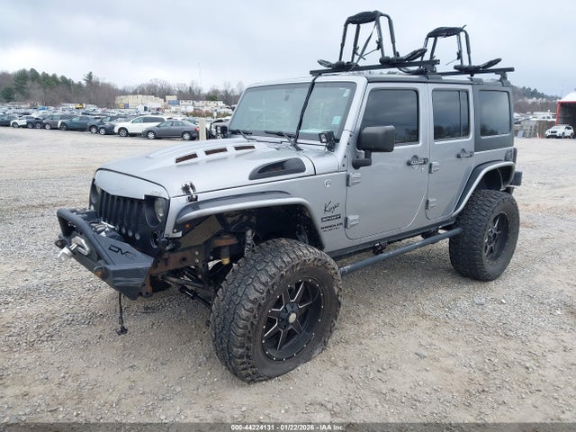 1C4BJWDG7HL512283 Jeep Wrangler Unlimited Sport 4x4