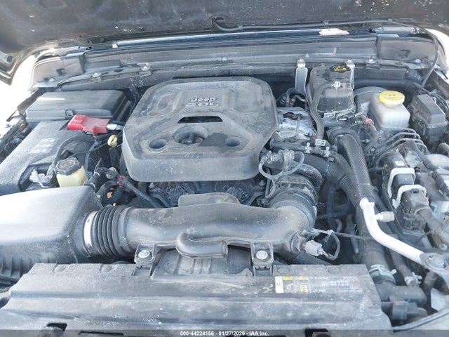 1C4HJXFN0JW145839 Jeep Wrangler Unlimited Rubicon 4x4