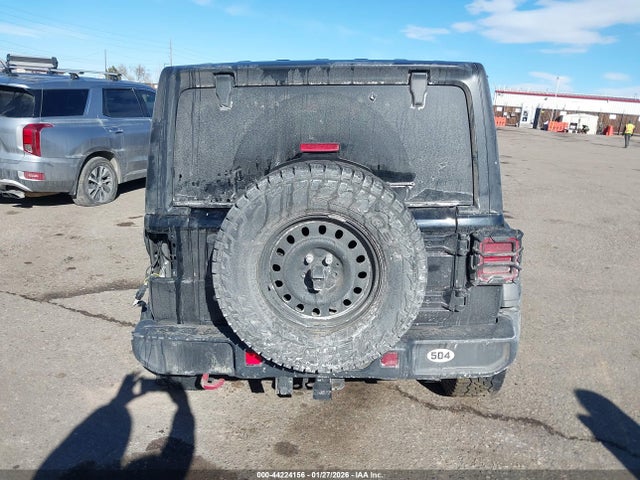 1C4HJXFN0JW145839 Jeep Wrangler Unlimited Rubicon 4x4