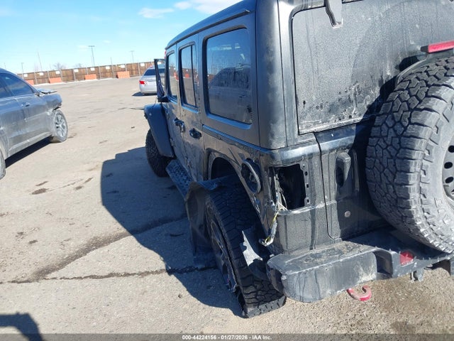 1C4HJXFN0JW145839 Jeep Wrangler Unlimited Rubicon 4x4